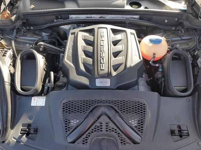 2018 Porsche Macan Turbo