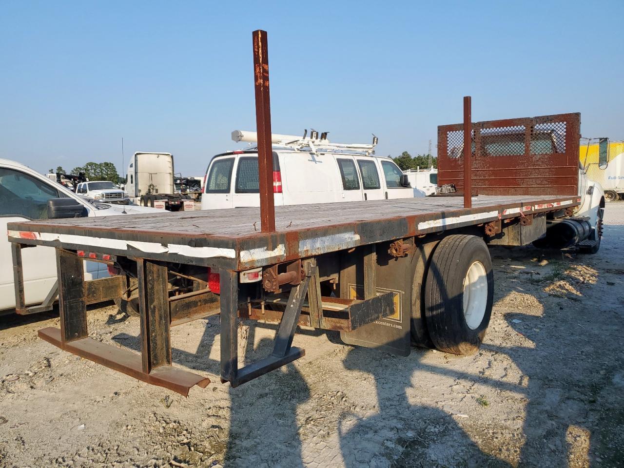 2006 Ford F650 Super Duty Flatbed Truck