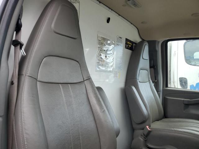 2021 GMC Savana CUT-Expeditor Truck