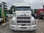 2017 Peterbilt Tractor 2017 Peterbilt 587 Semi Truck