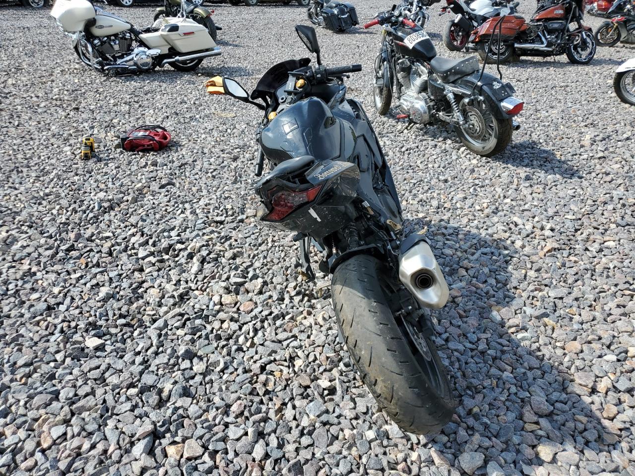 2025 Kawasaki ZX400 P