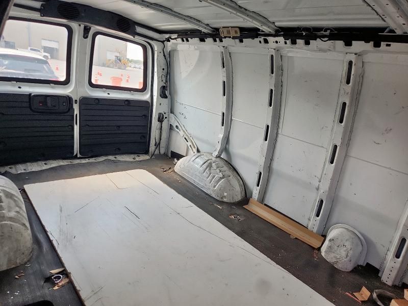 2016 Chevrolet Express G2500