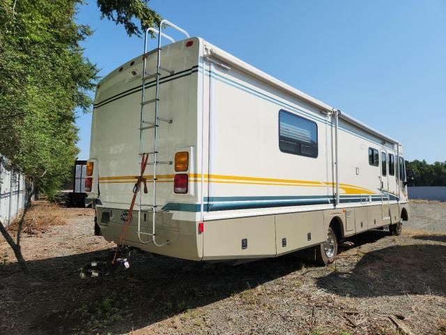 2003 Bounder 2003 Workhorse Custom Chassis Motorhome Chassis W2