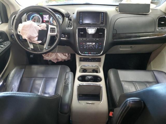 2015 Chrysler Town & Country Touring L