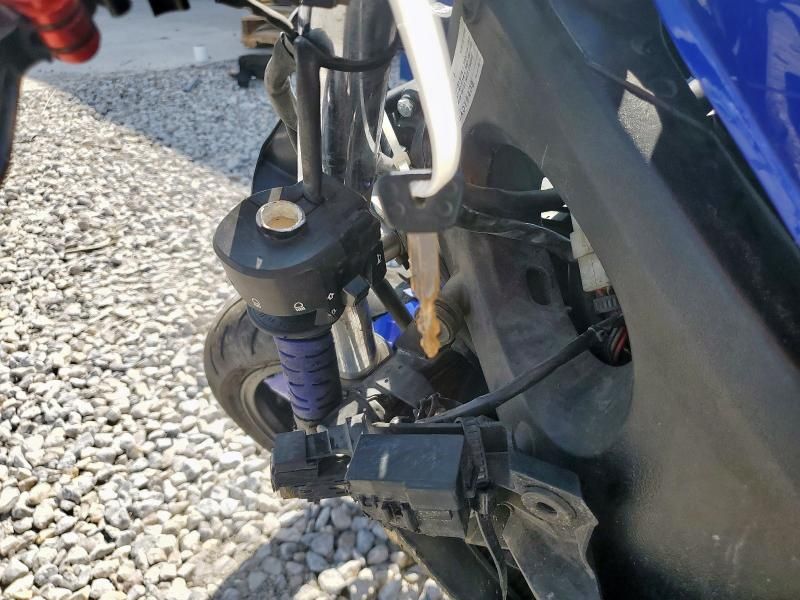 2004 Yamaha YZFR6 L
