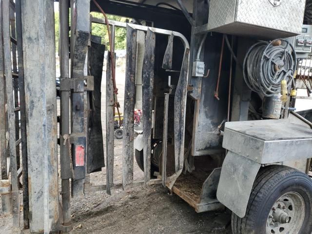 2020 Other 2020 Appleton Steel Livestock Squeeze Chute