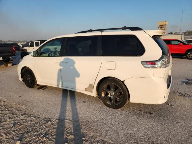 2011 Toyota Sienna Sport