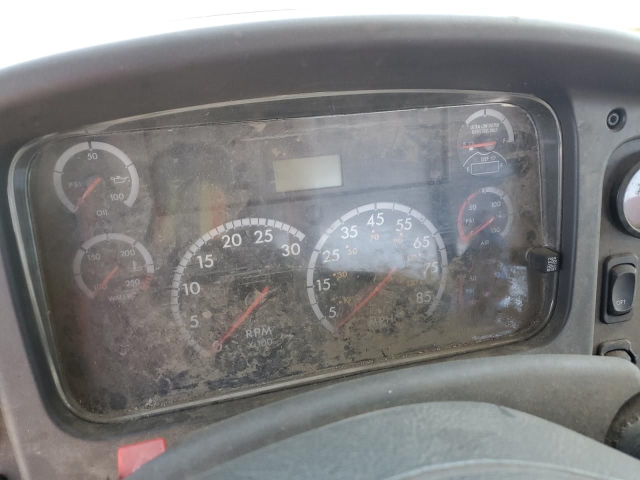 2012 Freightliner Business Class M2 Truck Cab Andchassis