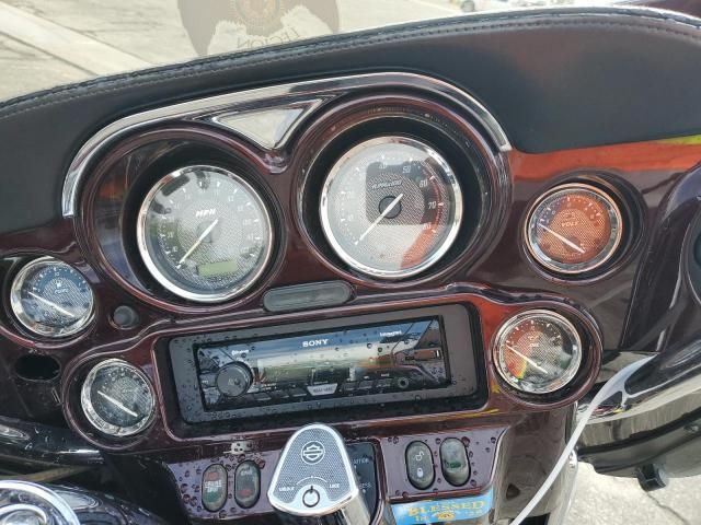2013 Harley-Davidson Flhtcuse CVO Ultra Classic Electra Glide