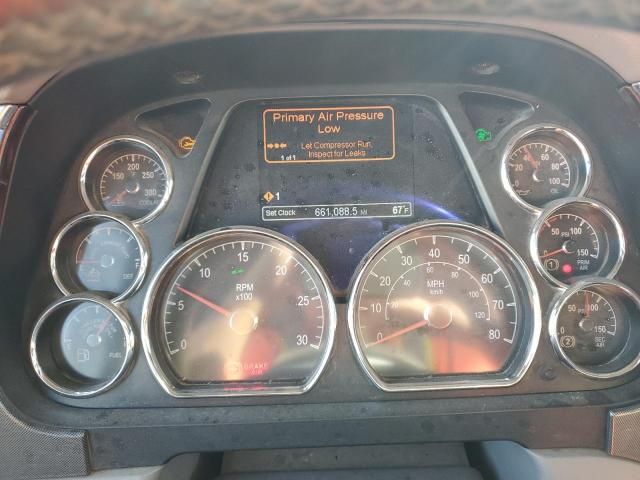 2015 Peterbilt 579 Semi Truck