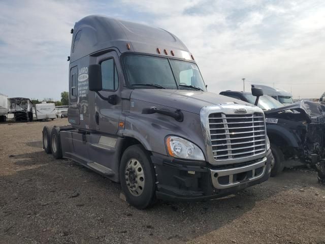 2015 Freightliner Cascadia Semi Truck