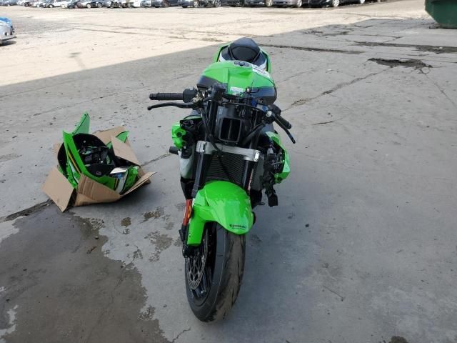 2025 Kawasaki ZX1002 M