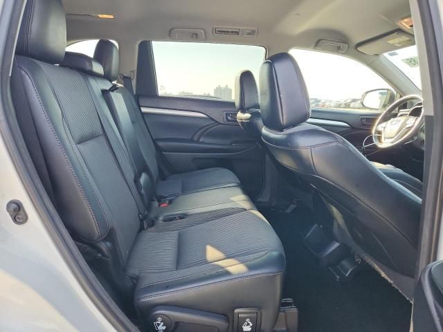 2016 Toyota Highlander LE