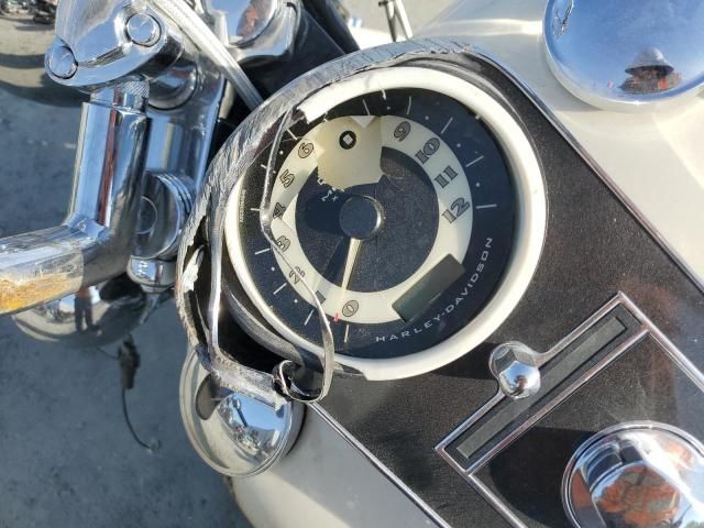 2011 Harley-Davidson Flstn