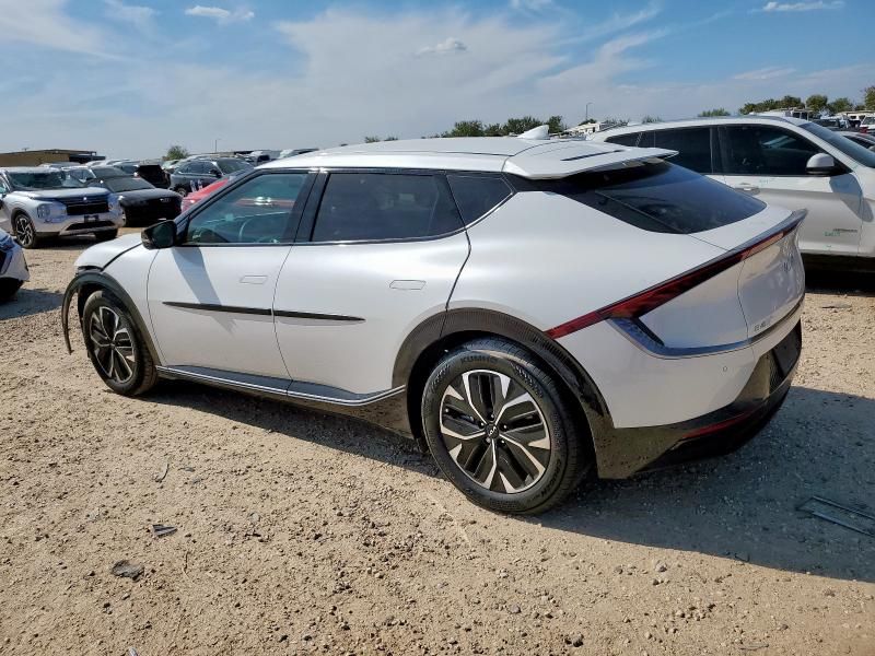 2022 KIA EV6 Light