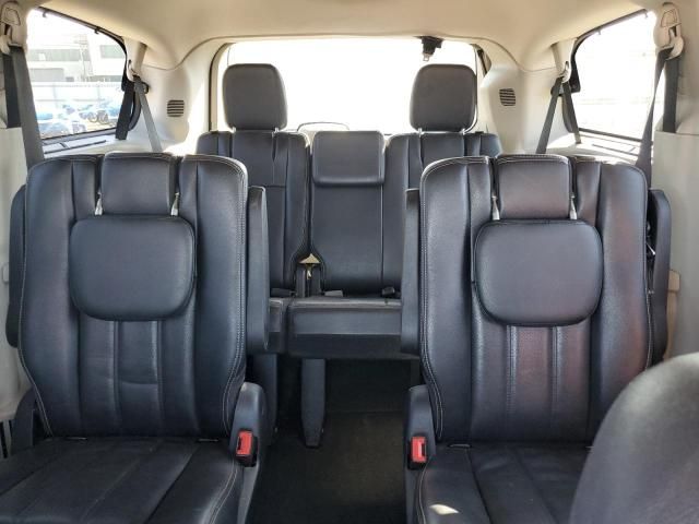 2012 Chrysler Town & Country Touring l