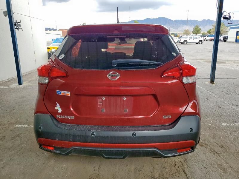 2020 Nissan Kicks SR