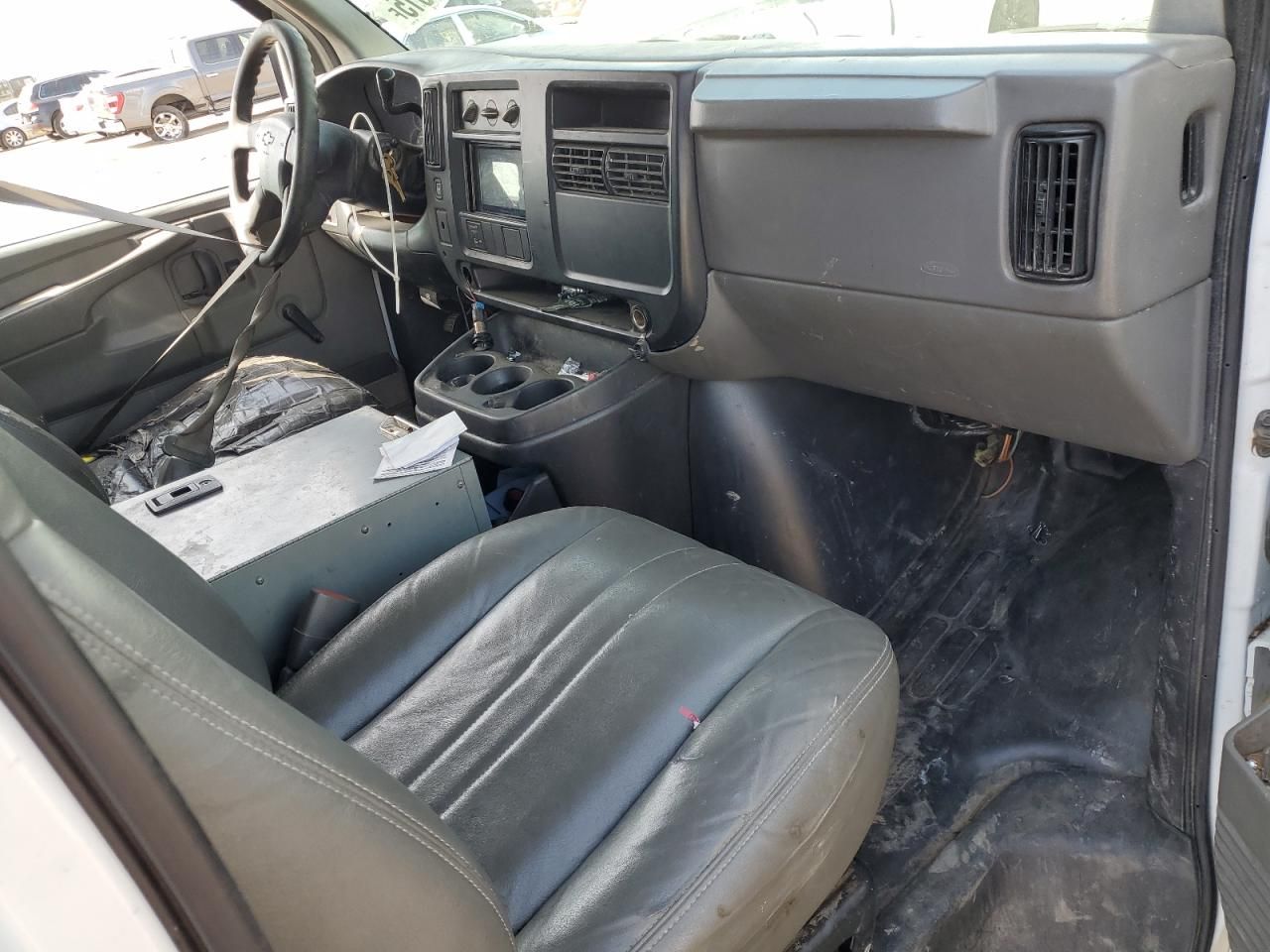 2006 Chev Express Cargo 2500 1