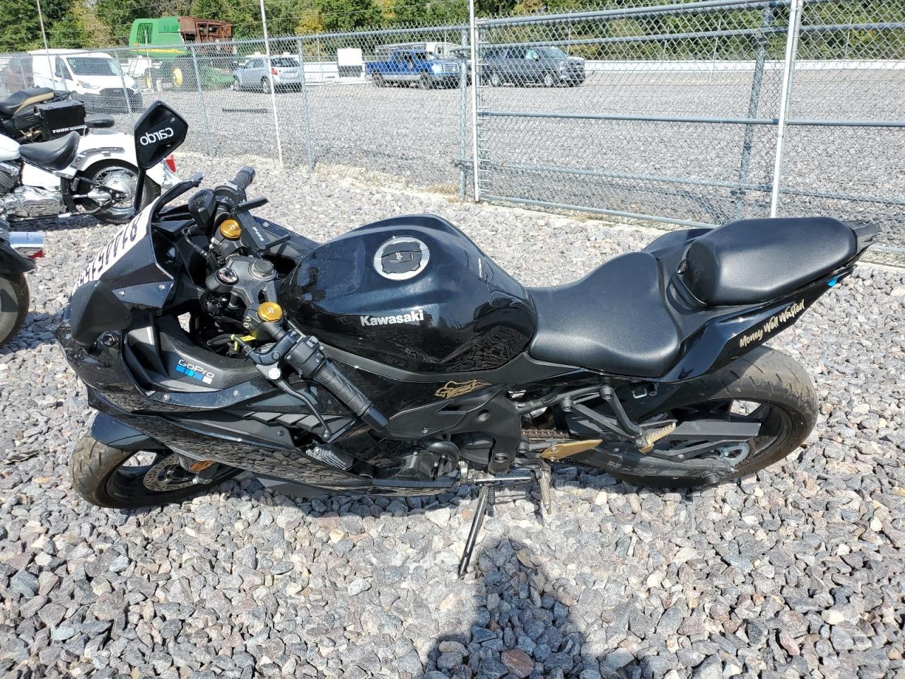 2025 Kawasaki ZX400 P