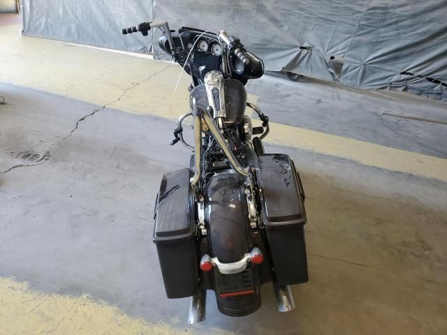 2011 Harley-Davidson Flhx