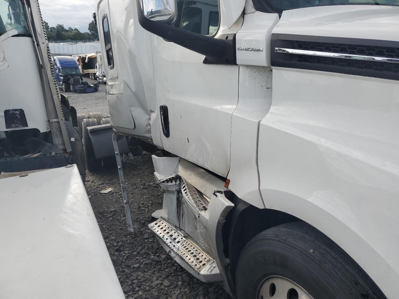 2024 Freightliner Cascadia 126 Semi Truck