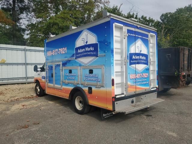 2021 Ford Econoline E350 Super Duty Cutaway Van