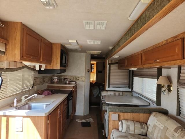 2003 Bounder 2003 Workhorse Custom Chassis Motorhome Chassis W2