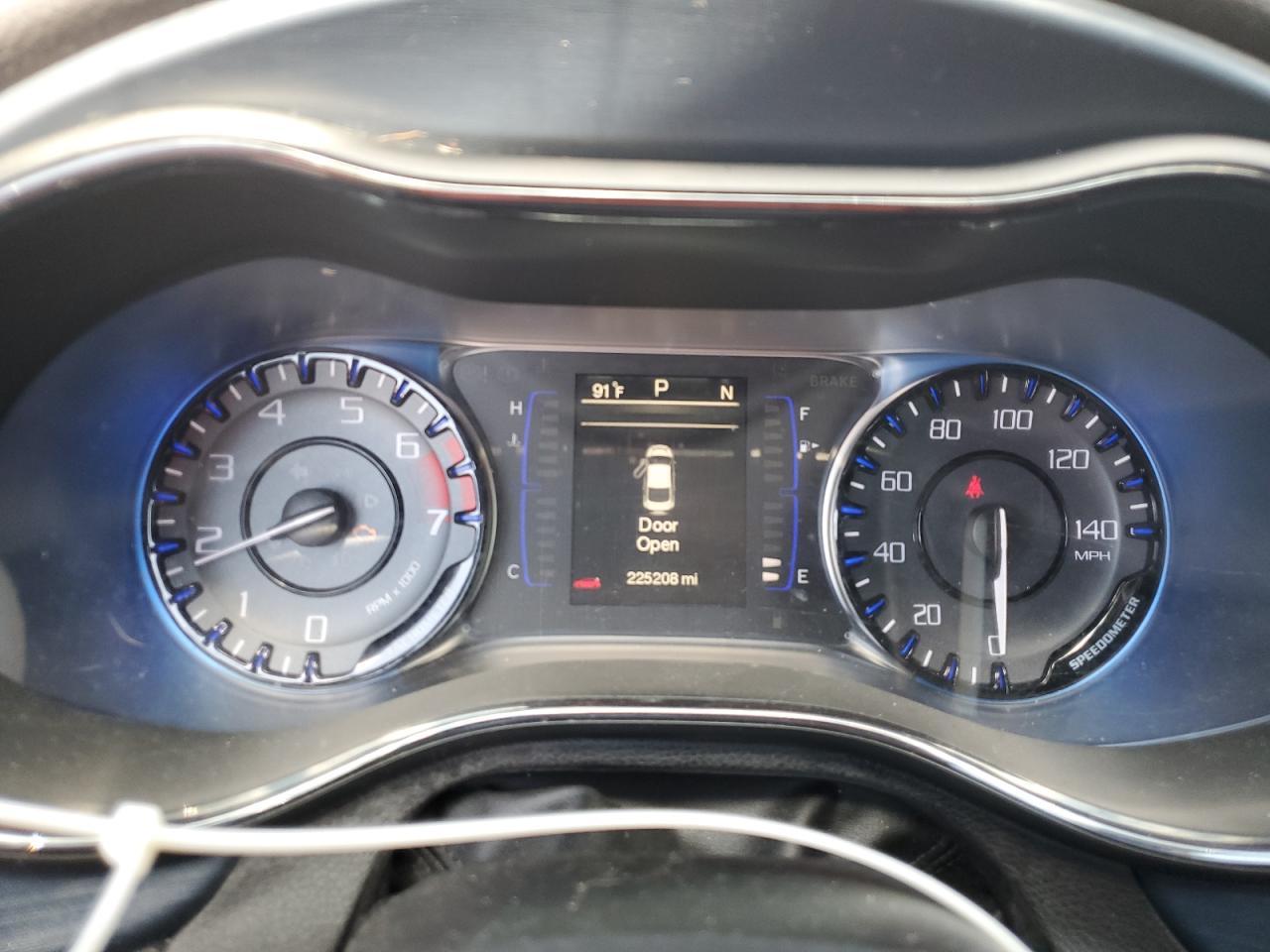 2015 Chrysler 200 s