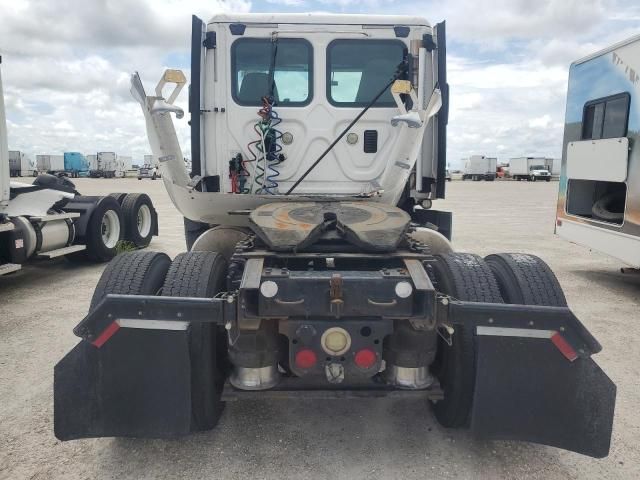 2016 Freightliner Cascadia 125 Semi Truck