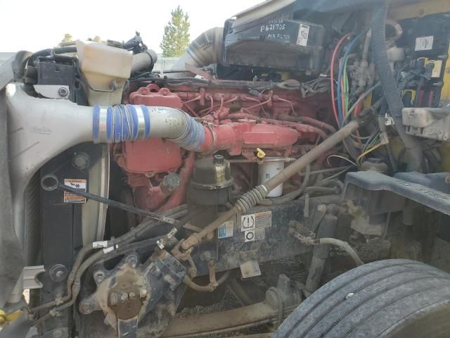 2015 Peterbilt 579 Semi Truck