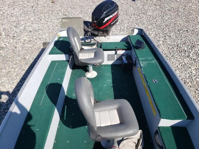 2004 Lund Boat