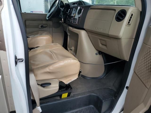 2014 Coachmen 2015 Coachmen Leprechaun 319DS