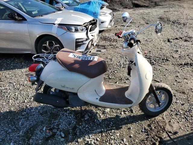 2013 Yamaha XC50