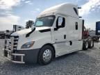 2019 Freightliner Cascadia 126 Semi Truck