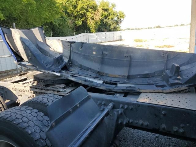 2017 Western Star 2017 Western Star 5700XE Semi Truck