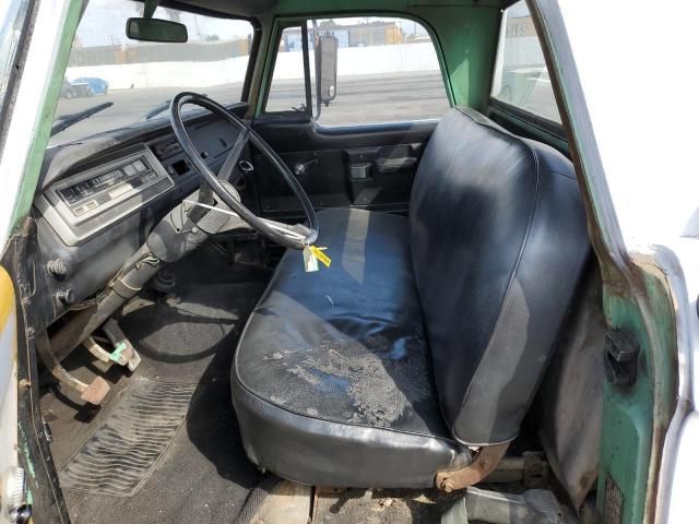1970 Dodge 100 Truck