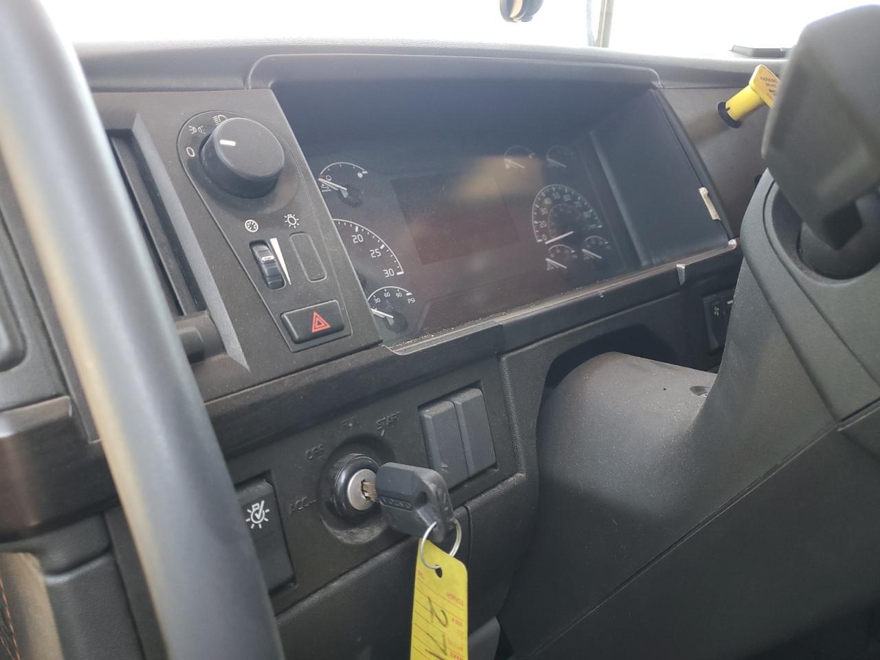 2023 Volv O VNL Semi Truck