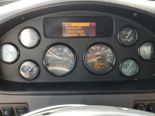 2016 Peterbilt Tractor 1986 Peterbilt 352 BOX Truck