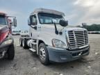 2013 Freightliner Cascadia Semi Truck