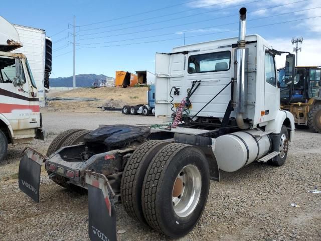 2006 Volvo VNM Semi Truck
