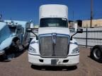 2015 Kenworth T680 Semi Truck