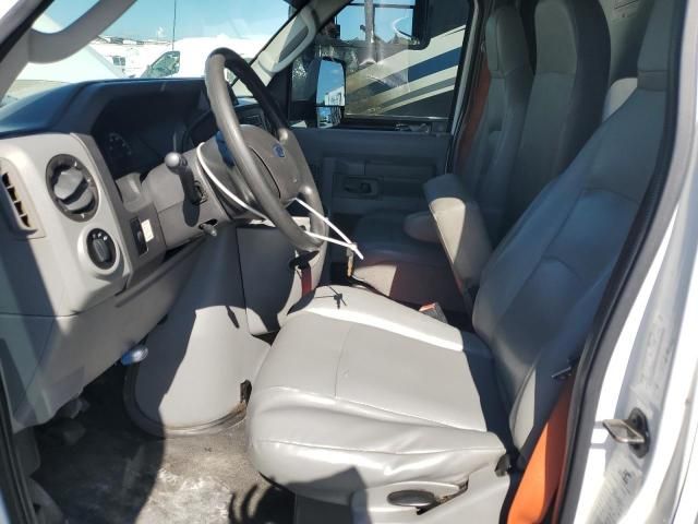 2013 Ford Econoline-Expeditor Truck