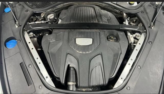 2018 Porsche Panamera 4