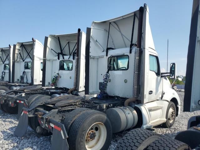 2014 Kenworth T680 Semi Truck