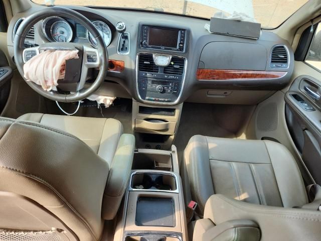 2014 Chrysler Town & Country Touring