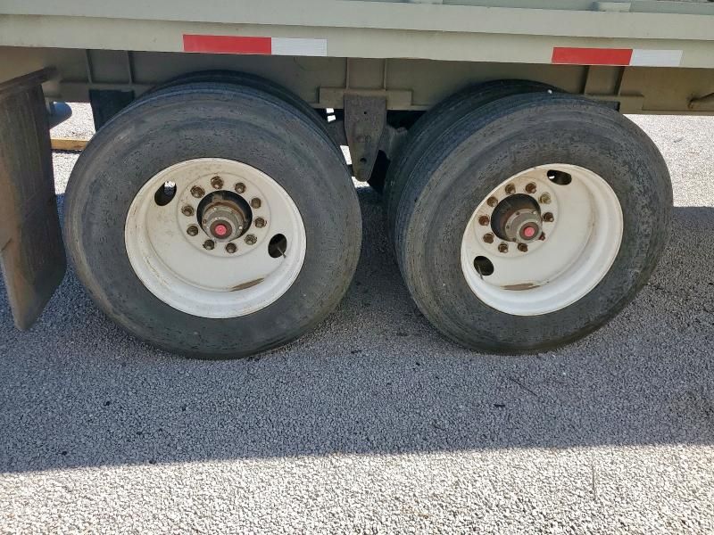 1984 Lufkin Flatbed Trailer With Tank