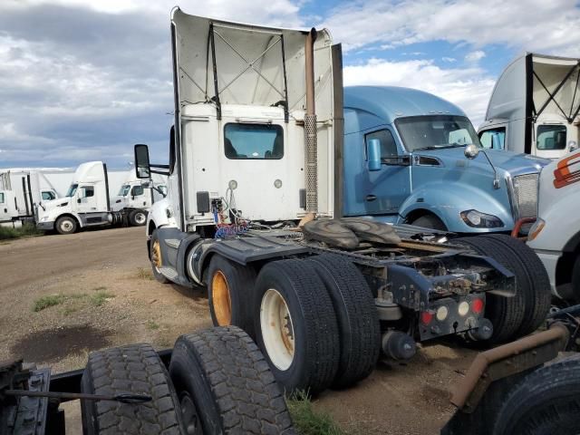 2016 Kenworth T680 Semi Truck