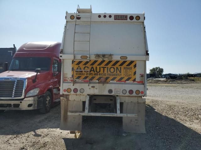 2014 Peterbilt 320 Refuse Truck