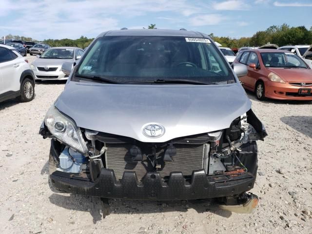 2017 Toyota Sienna LE