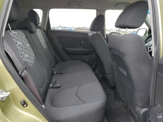 2011 KIA Soul +